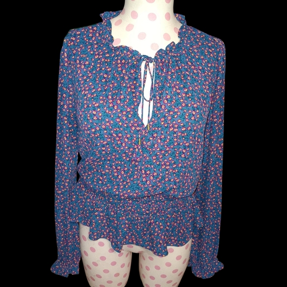 Socialite Blue Floral Blouse - Picture 2 of 5